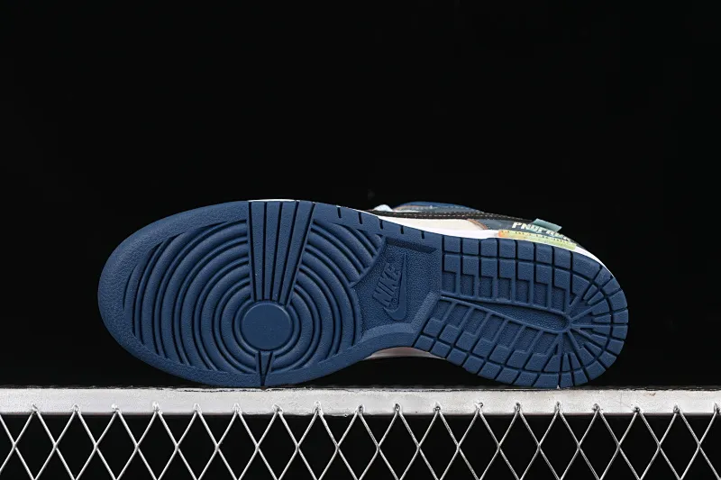All Categories Nk SB Dunk Series Nk SB Dunk Low Low-top sneakers Nk Dunk Low Panda Prank Age of Sail Wave Search Beige Blue Black Low-top casual sneakers DD1391-400